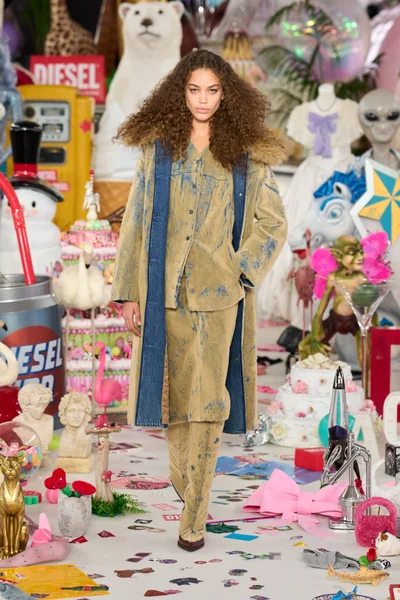 Look 29